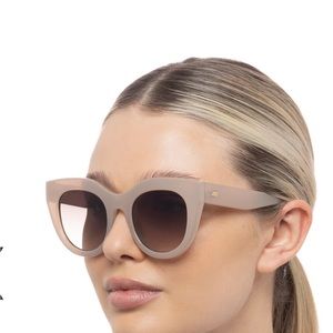 Air heart Lespec sunglasses in oatmeal worn once.
